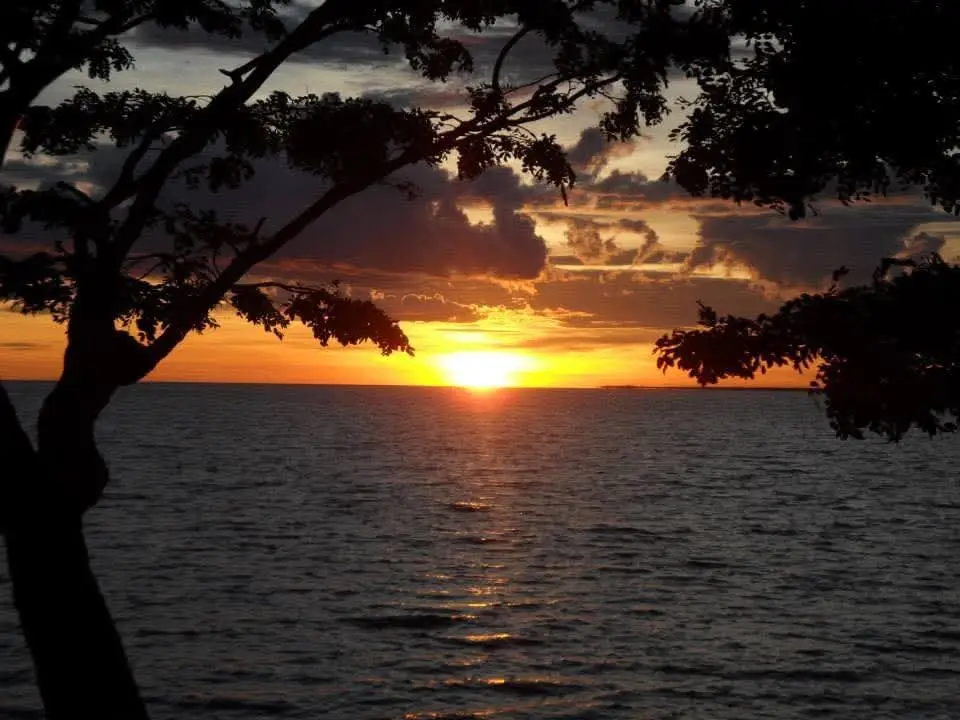 Executive Suite – Facing the Lake
